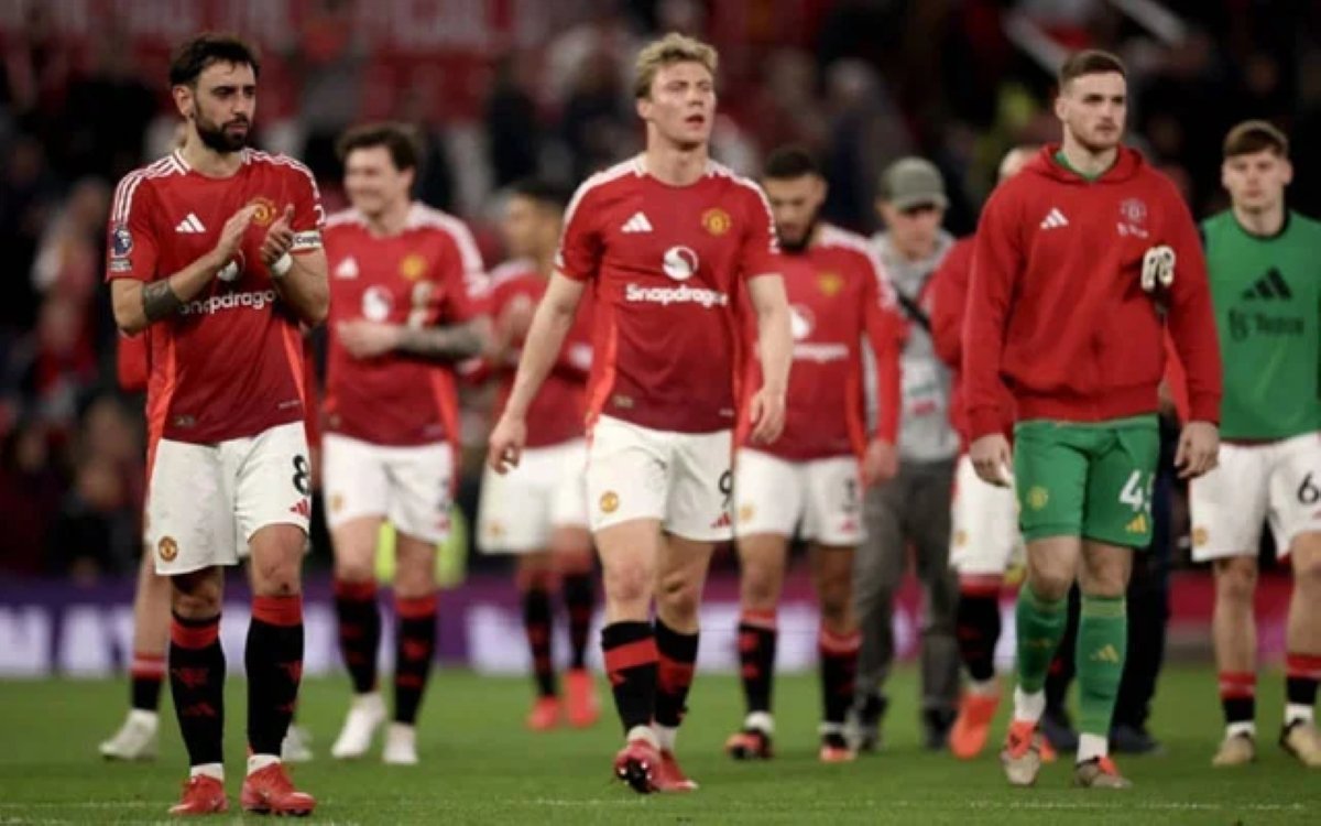 Cash-Strapped Manchester United Turn to Europa League for Salvation 1 Cash-Strapped Manchester United Turn to Europa League for Salvation Cash-Strapped Manchester United Turn to Europa League for Salvation