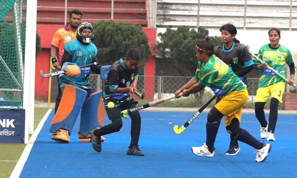 Four More Matches of Women’s Hockey Tournament Held