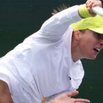 Swiatek and Andreeva Advance to Indian Wells Quarter-Finals Amid Rain Disruptions