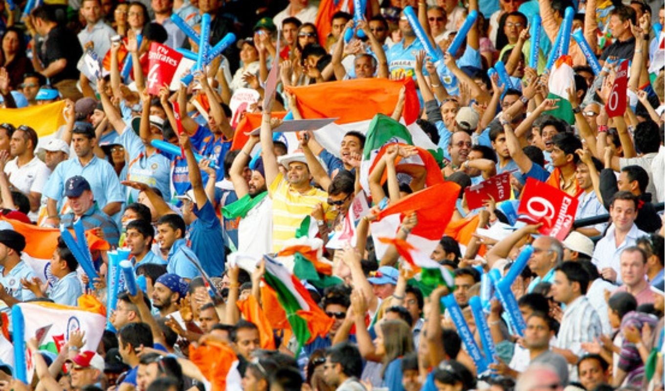 New Big Bash Rule: Spectators Can Keep Balls That Fly Into the Stands, But With Conditions 1 New Big Bash Rule: Spectators Can Keep Balls That Fly Into the Stands, But With Conditions New Big Bash Rule: Spectators Can Keep Balls That Fly Into the Stands, But With Conditions