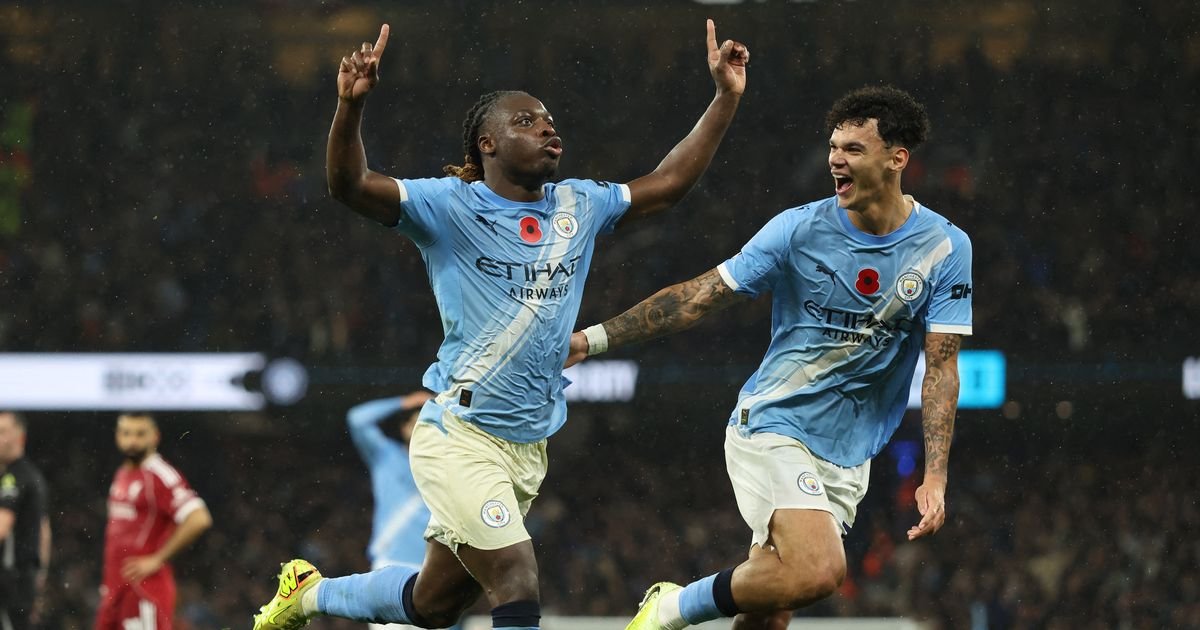 Guardiola Marks 1,000th Match in Style as Manchester City Cruise Past Liverpool 3–0