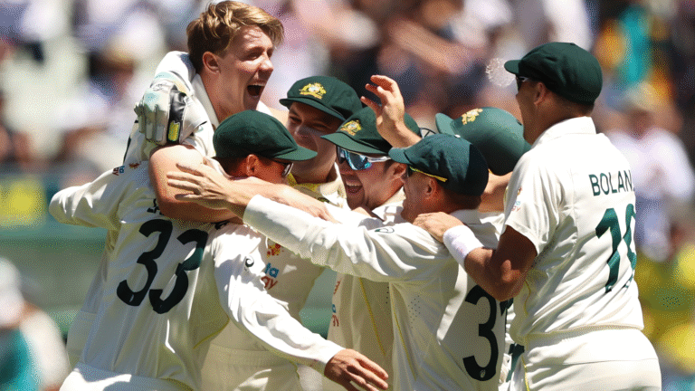 পার্থে ইংল্যান্ডের কাঁপানো হার কঠিন পাহাড় সামনে England Humiliated by Australia in Perth First Innings