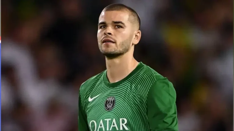 সামাজিক মাধ্যমে লাইক কাণ্ডে বিতর্কের মুখে পিএসজি তারকা শেভালিয়ে PSG Goalkeeper Lucas Chevalier Faces ‘Fascist’ Accusations, Calls it an Accident