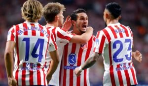 Griezmanns Late Heroics Give Atletico Edge Over Valencia Griezmann’s Late Heroics Give Atletico Edge Over Valencia