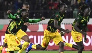 অবিশ্বাস্য কমব্যাকে মালি পৌঁছালো কোয়ার্টারফাইনালে অবিশ্বাস্য কমব্যাকে মালি পৌঁছালো কোয়ার্টারফাইনালে