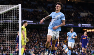Manchester City Intensify Pressure on Arsenal Manchester City Intensify Pressure on Arsenal
