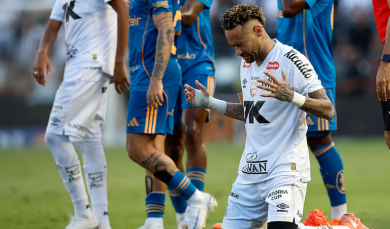 Neymar Returns to Action After Two Month Absence Neymar Returns to Action After Two-Month Hiatus